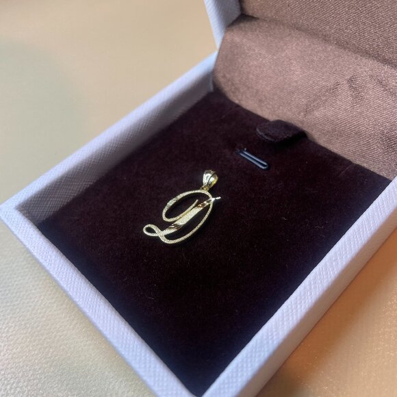 Script Initial "D" Charm - Picture 2 of 4